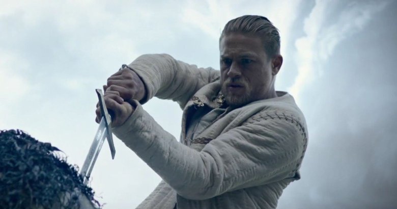 Im ersten Trailer zu King Arthur: Legend of the Sword wird Charlie Hunnam zum Auserwählten
